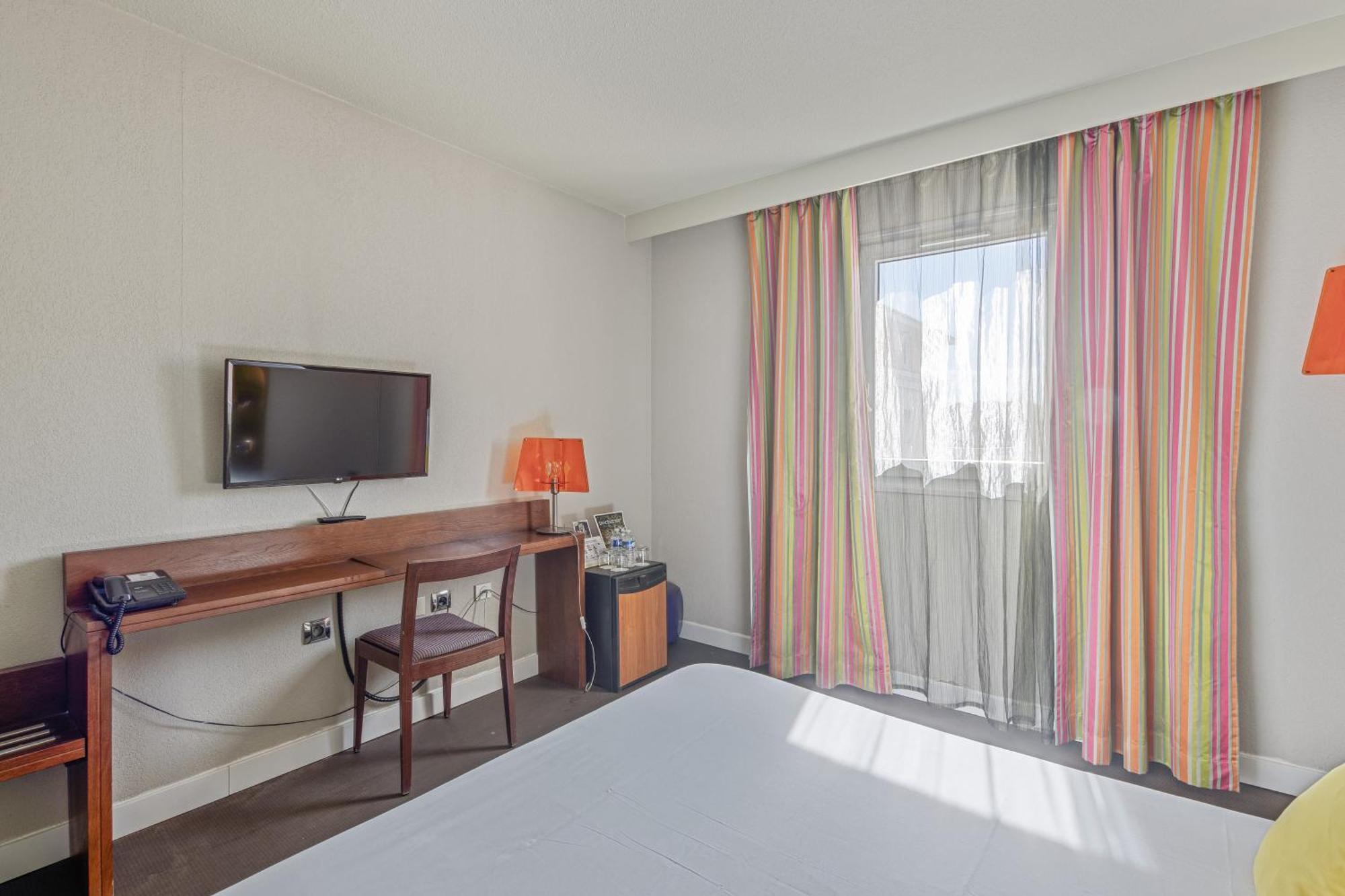Hotel Provence Драгинян Екстериор снимка