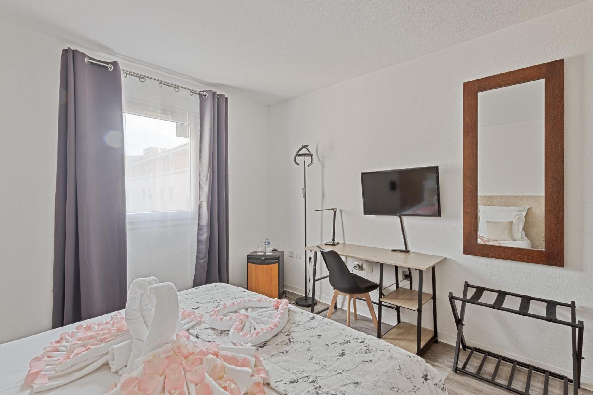 Hotel Provence Драгинян Екстериор снимка