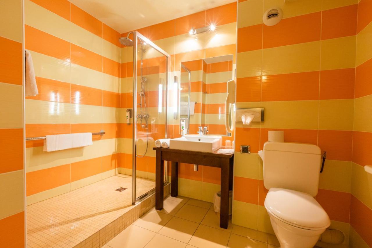 Hotel Provence Драгинян Екстериор снимка